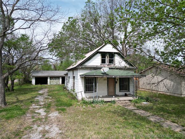 523 S Broadway , Holdenville, OK 74848
