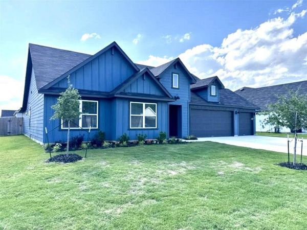 646 Grace LN, Fredericksburg, TX 78624