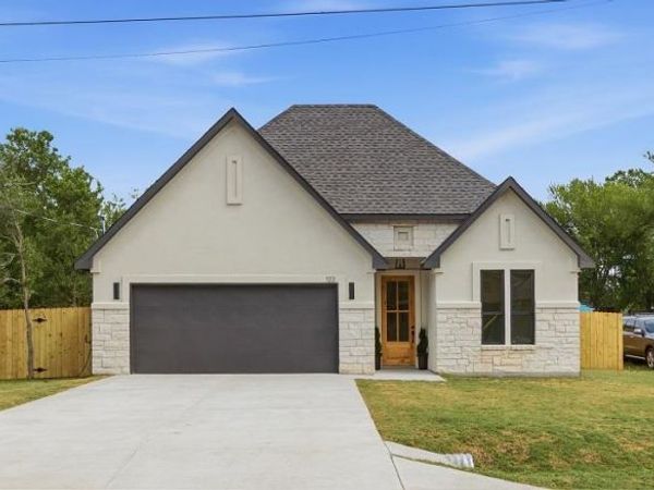 122 W Pauwela LN, Bastrop, TX 78602