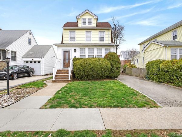 587 Dubois Avenue , Valley Stream, NY 11581