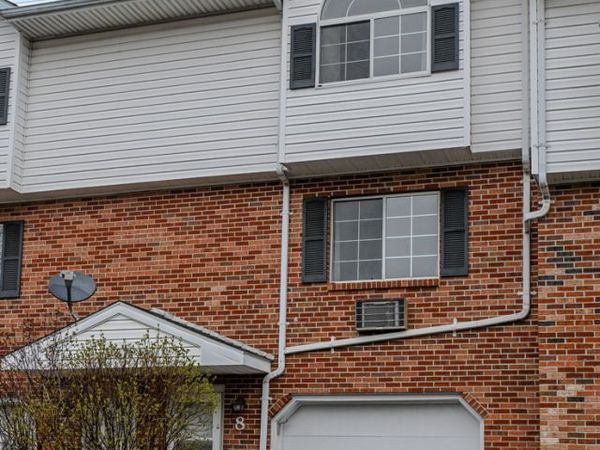 24 Blueridge, Unit L8, Waterbury, CT 06704