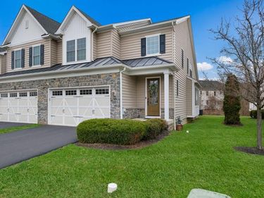 105 BRENTWOOD COURT, MONTGOMERYVILLE, PA 18936