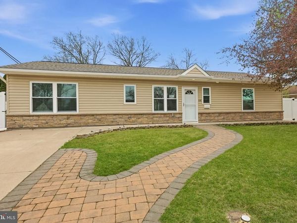 68 TAPERED OAK LANE, LEVITTOWN, PA 19054