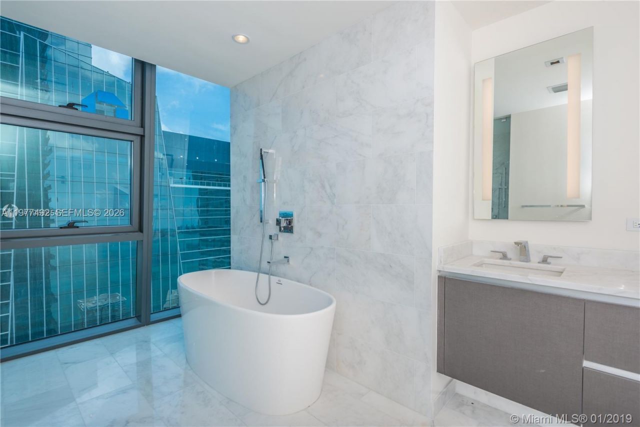 1451 Brickell Ave , Unit 4004, Miami, FL 33131 Photo