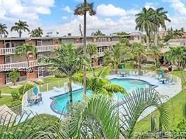 141 NE 10th Ave, Unit 29B, Hallandale Beach, FL 33009