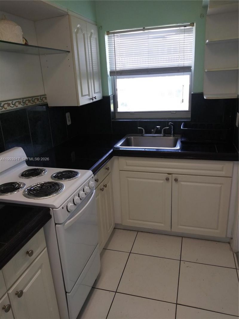 141 NE 10th Ave , Unit 29B, Hallandale Beach, FL 33009 Photo