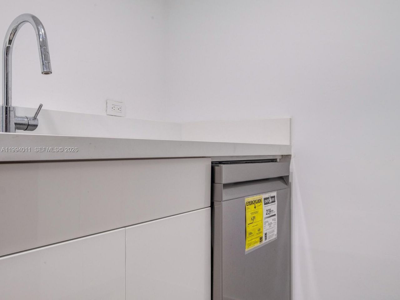 20505 E Country Club Dr, Unit 531, Aventura, FL 33180 Photo