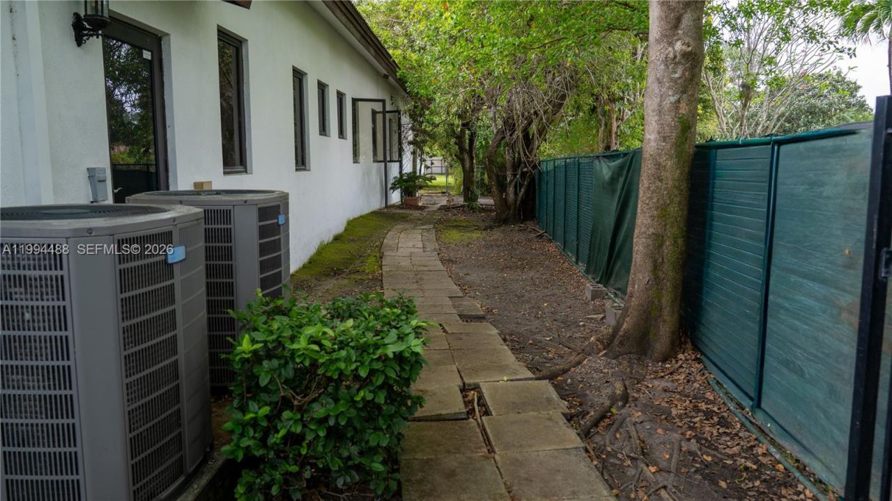 6200 SW 97th Ave , Miami, FL 33173 Photo