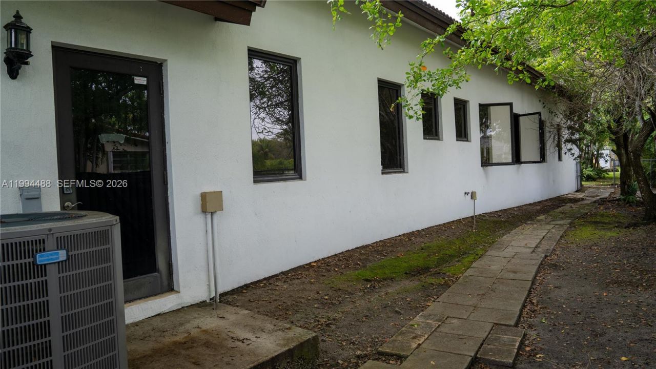 6200 SW 97th Ave , Miami, FL 33173 Photo