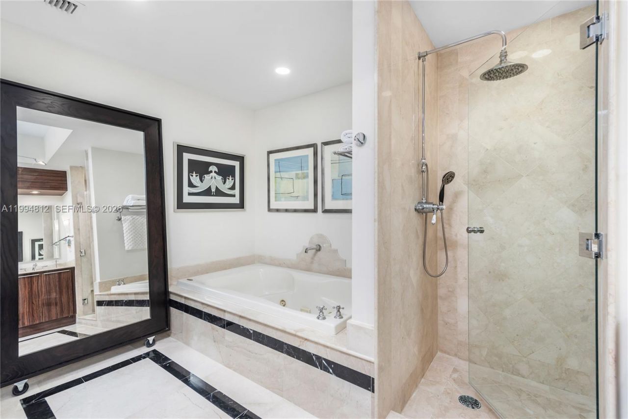 100 S Pointe Dr , Unit 610, Miami Beach, FL 33139 Photo