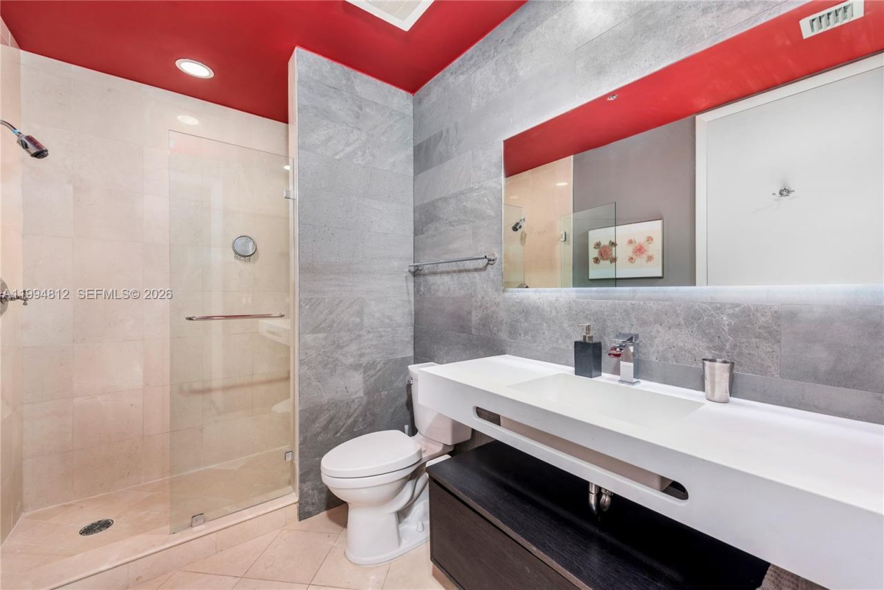 100 S Pointe Dr , Unit 610, Miami Beach, FL 33139 Photo