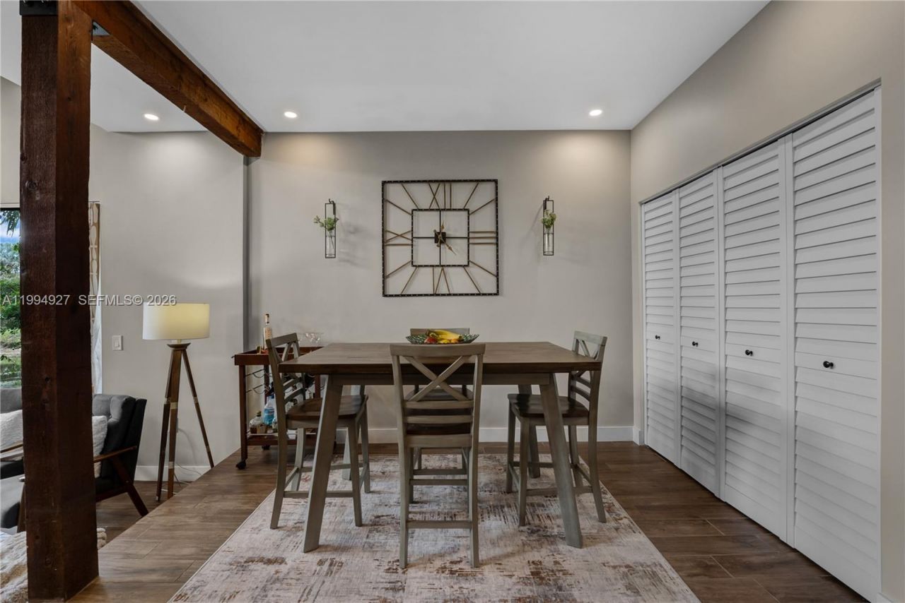 10101 Woodbury Ct , Pembroke Pines, FL 33026 Photo