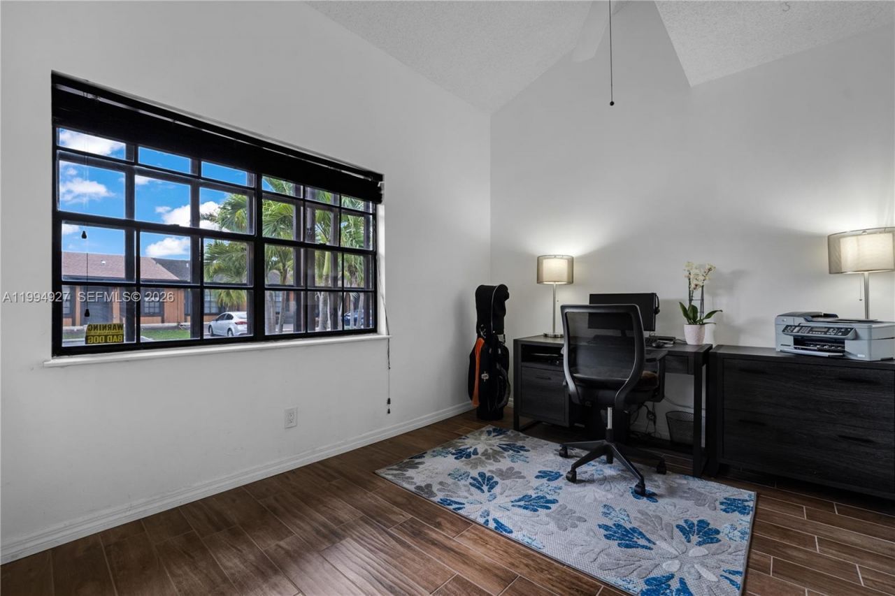 10101 Woodbury Ct , Pembroke Pines, FL 33026 Photo