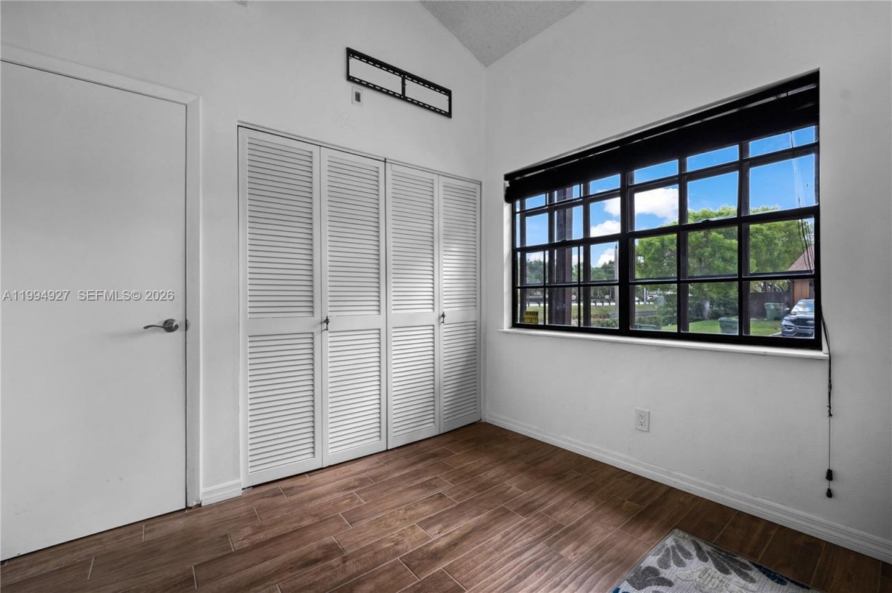 10101 Woodbury Ct , Pembroke Pines, FL 33026 Photo