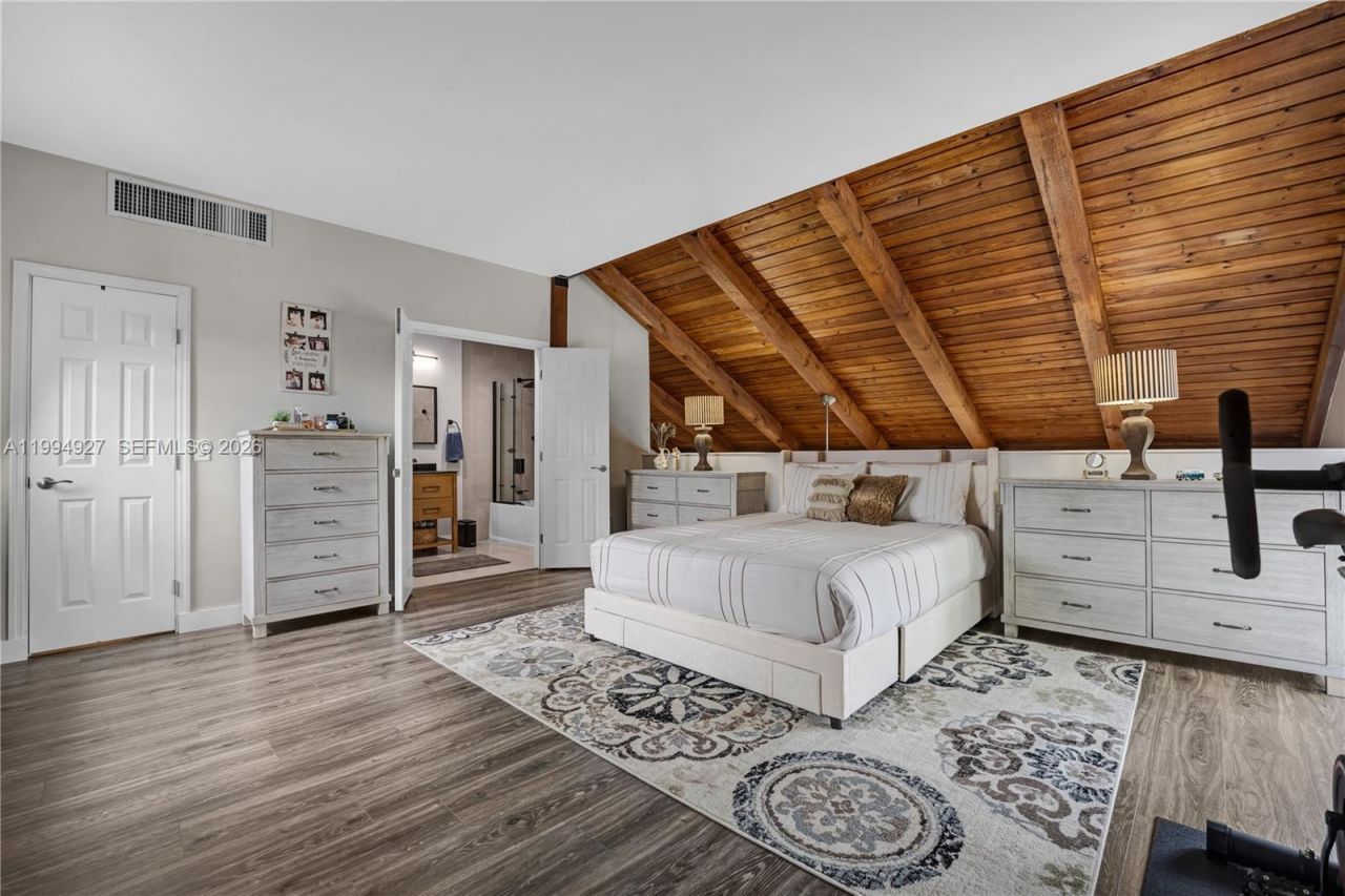 10101 Woodbury Ct , Pembroke Pines, FL 33026 Photo