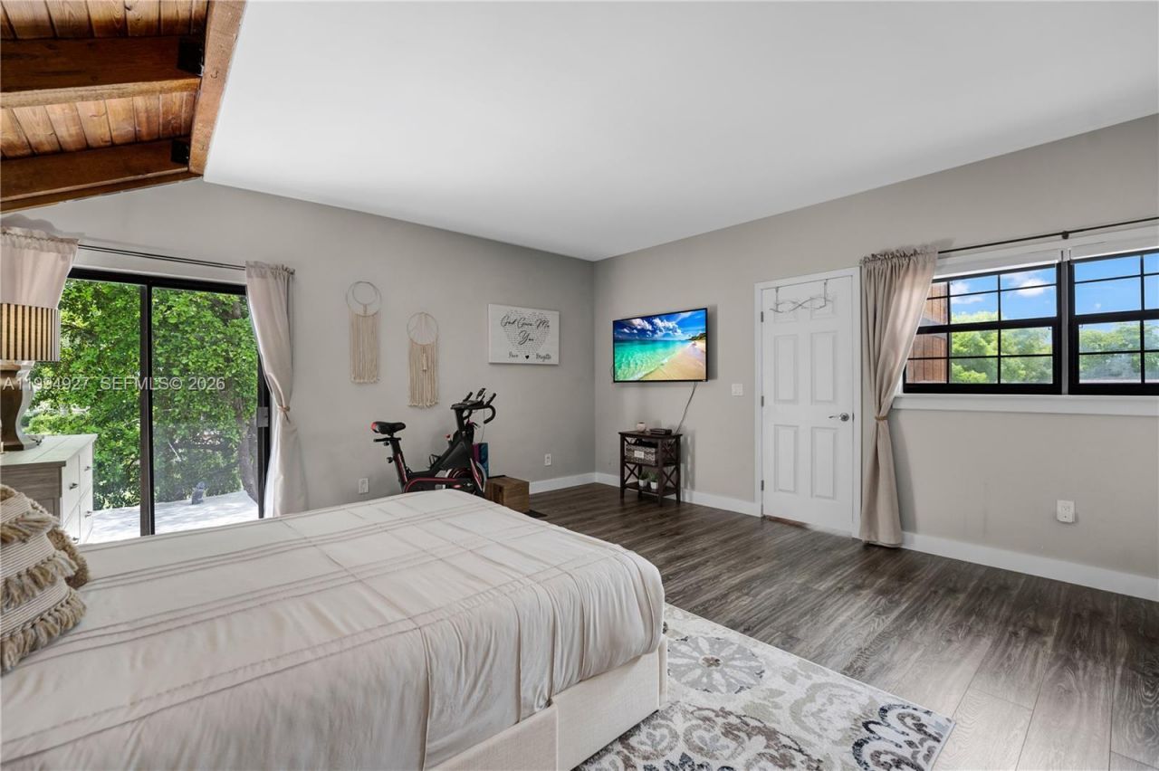 10101 Woodbury Ct , Pembroke Pines, FL 33026 Photo