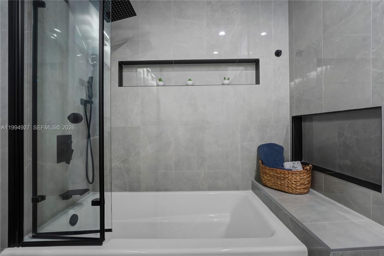 10101 Woodbury Ct , Pembroke Pines, FL 33026 Photo