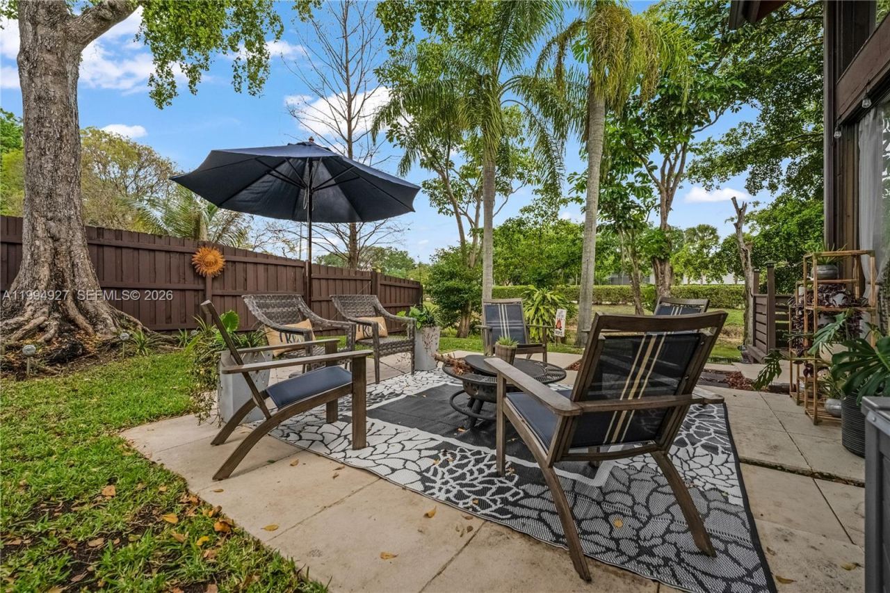 10101 Woodbury Ct , Pembroke Pines, FL 33026 Photo