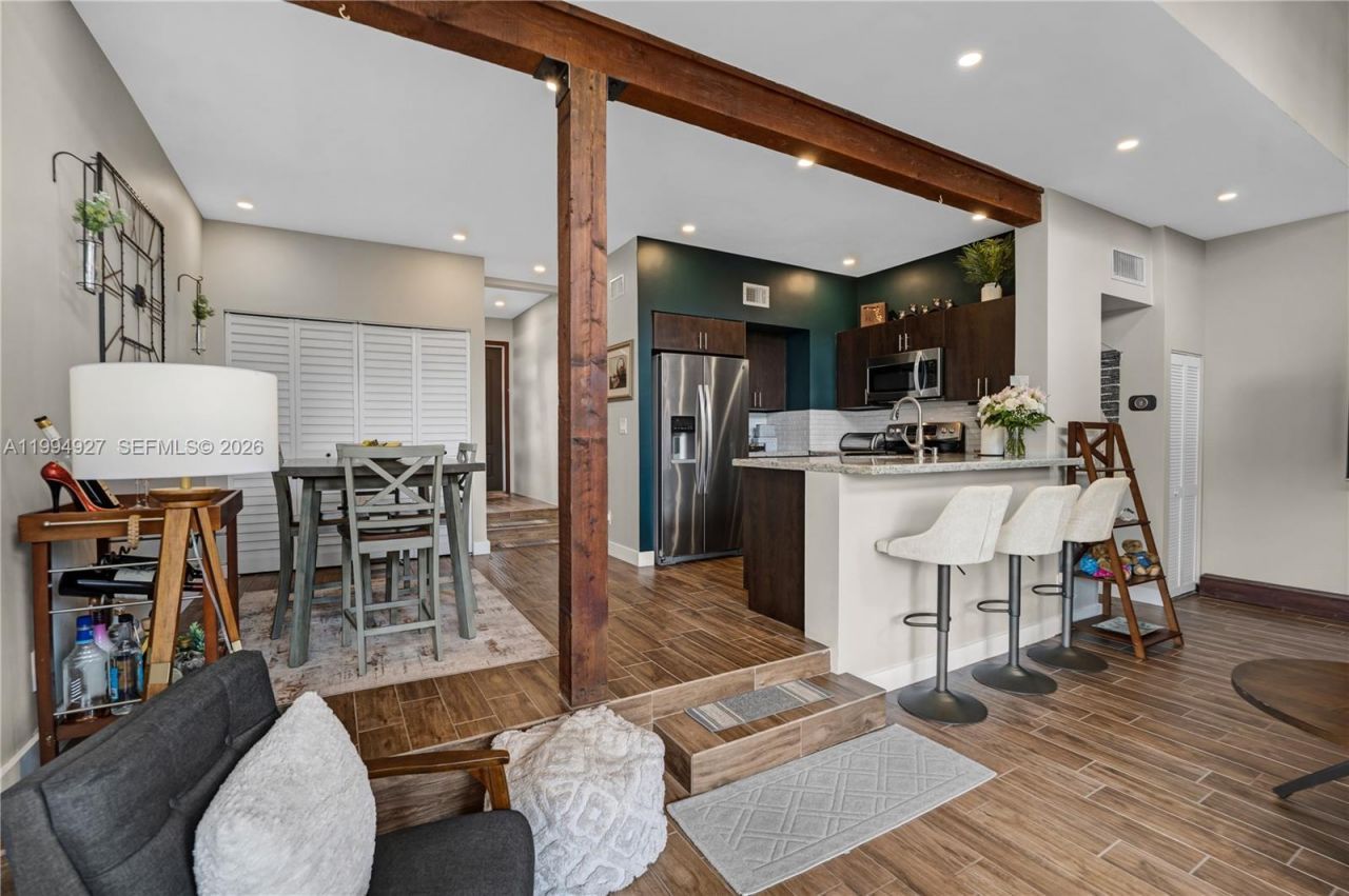 10101 Woodbury Ct , Pembroke Pines, FL 33026 Photo