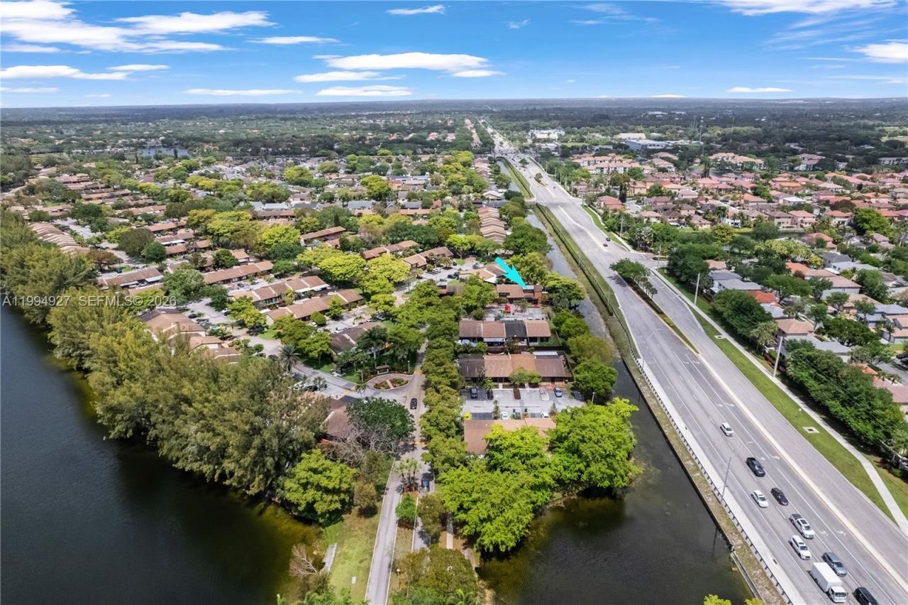 10101 Woodbury Ct , Pembroke Pines, FL 33026 Photo