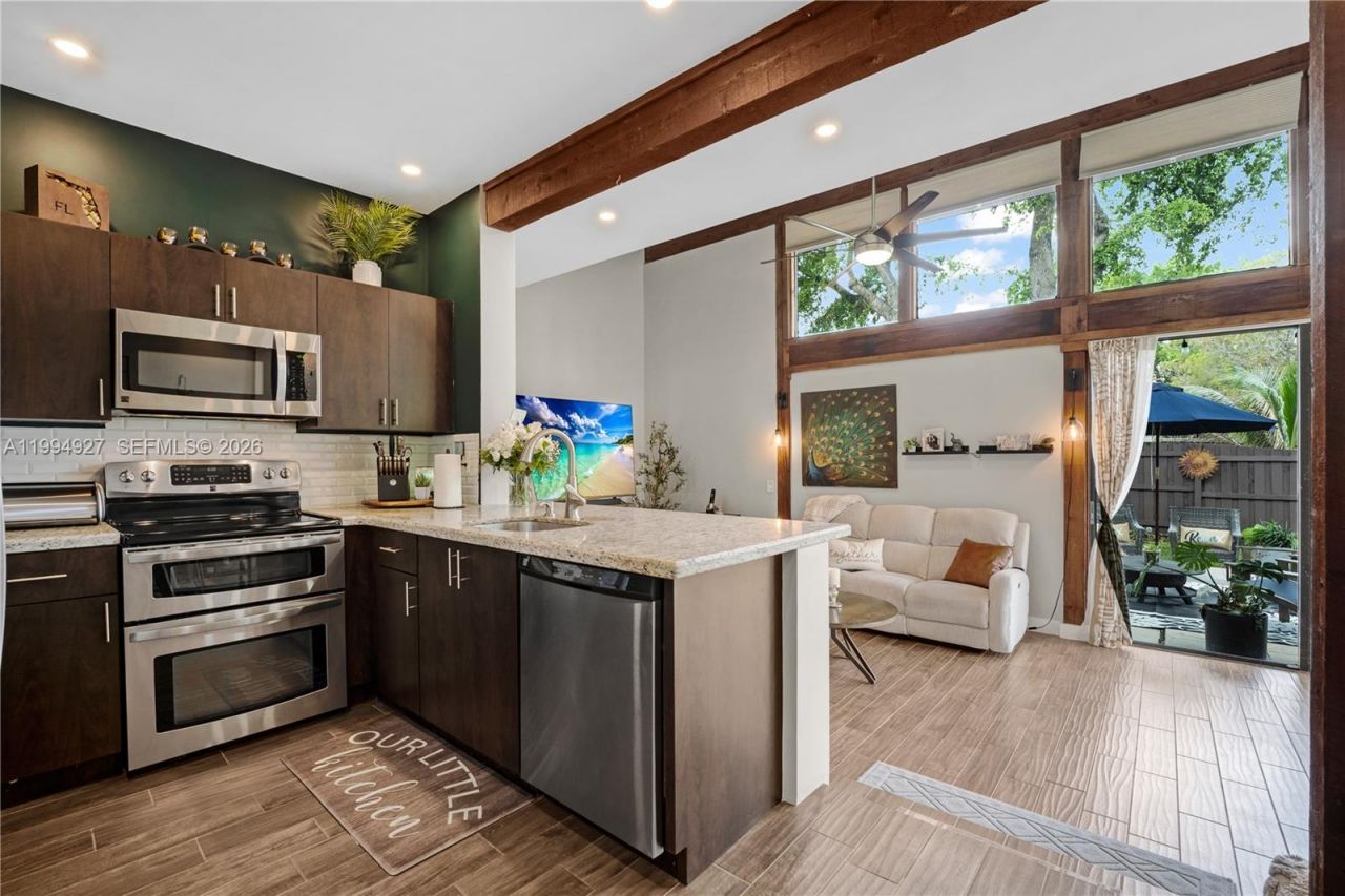 10101 Woodbury Ct , Pembroke Pines, FL 33026 Photo