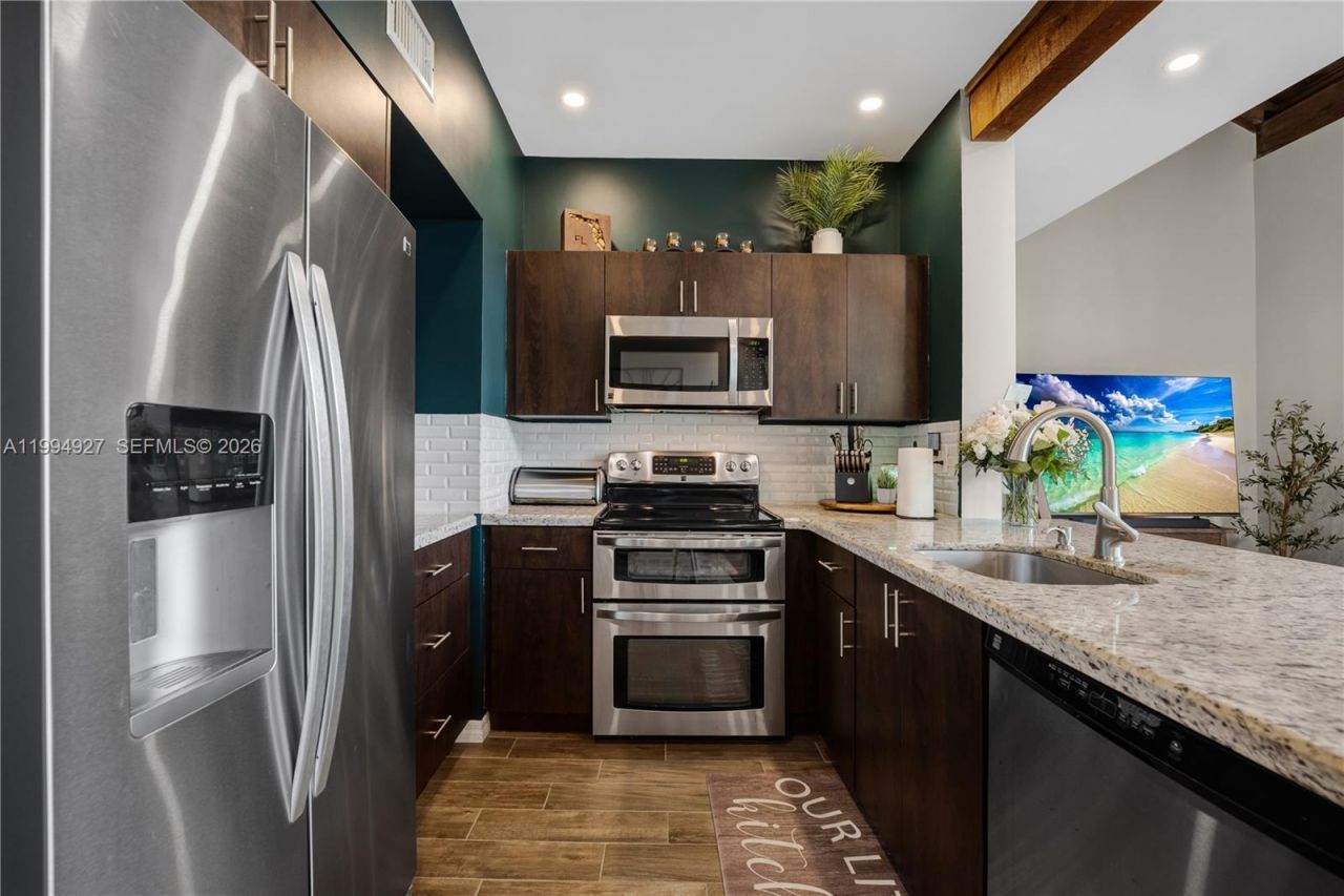 10101 Woodbury Ct , Pembroke Pines, FL 33026 Photo