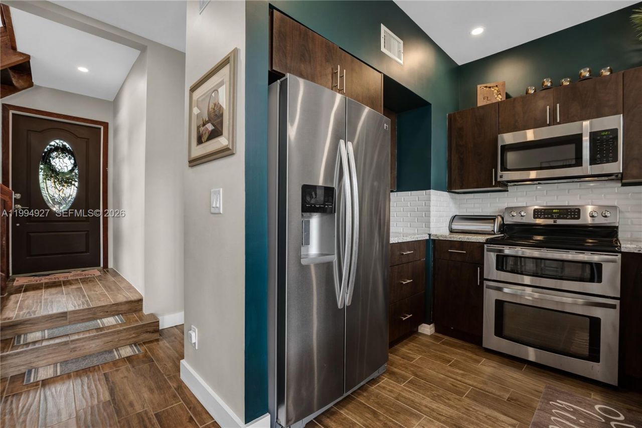 10101 Woodbury Ct , Pembroke Pines, FL 33026 Photo