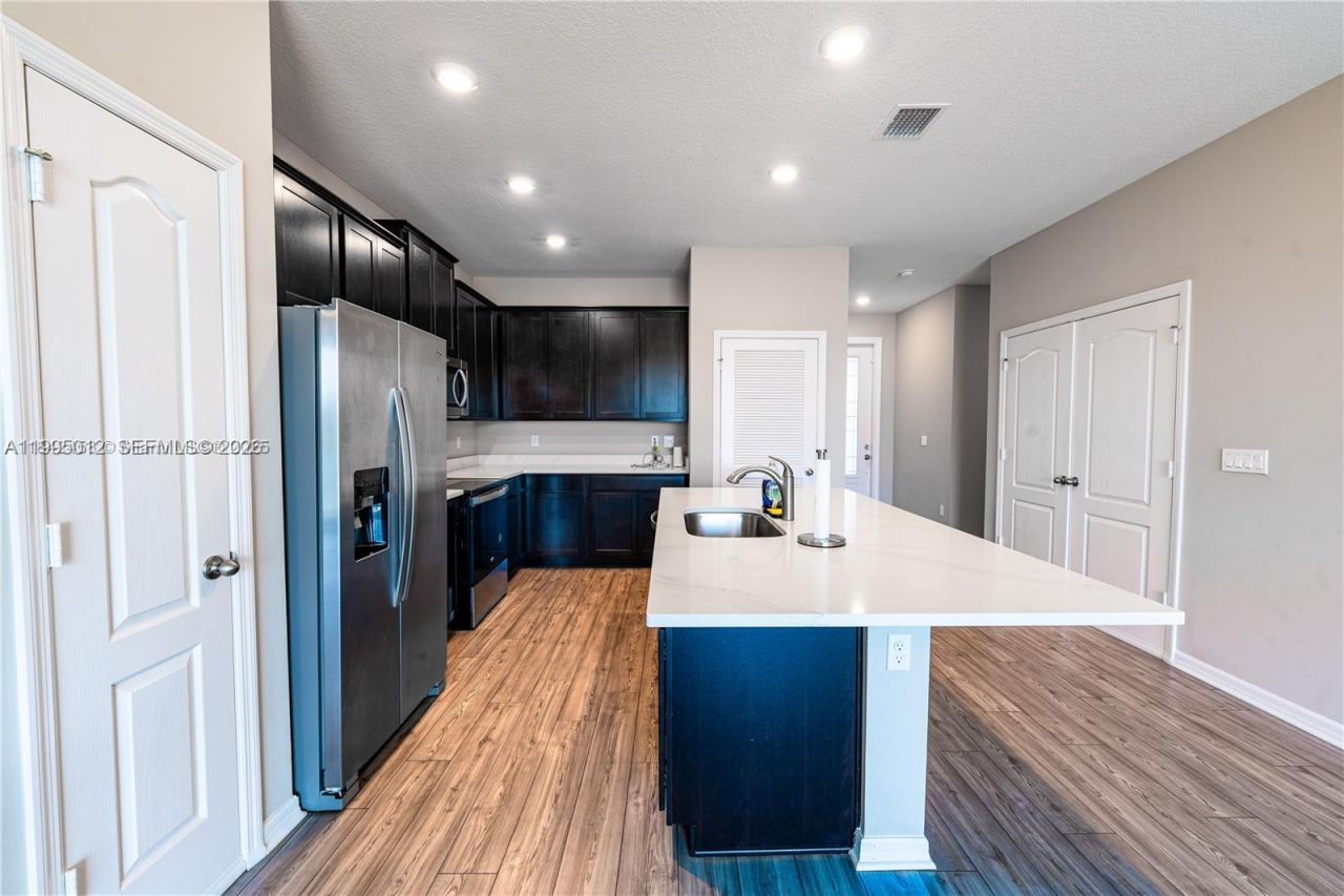 5204 Jovial Ct , Unit 5204, Fort Pierce, FL 34947 Photo