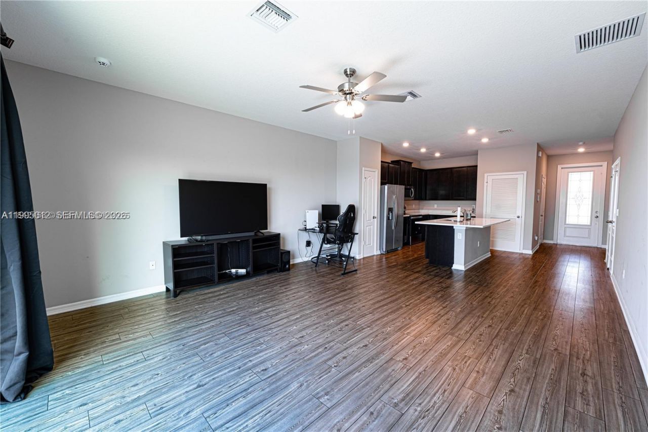 5204 Jovial Ct , Unit 5204, Fort Pierce, FL 34947 Photo