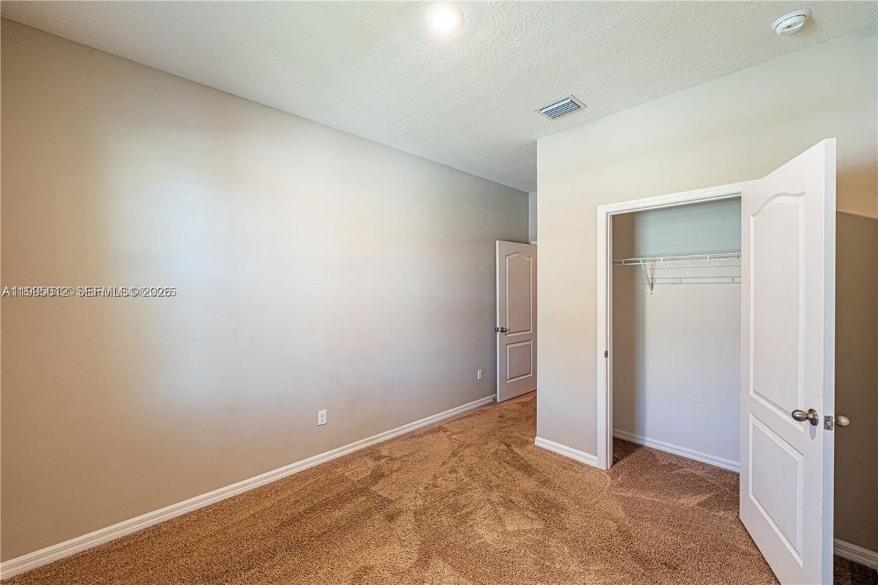 5204 Jovial Ct , Unit 5204, Fort Pierce, FL 34947 Photo