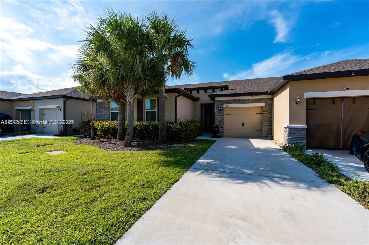 5204 Jovial Ct , Unit 5204, Fort Pierce, FL 34947 Photo