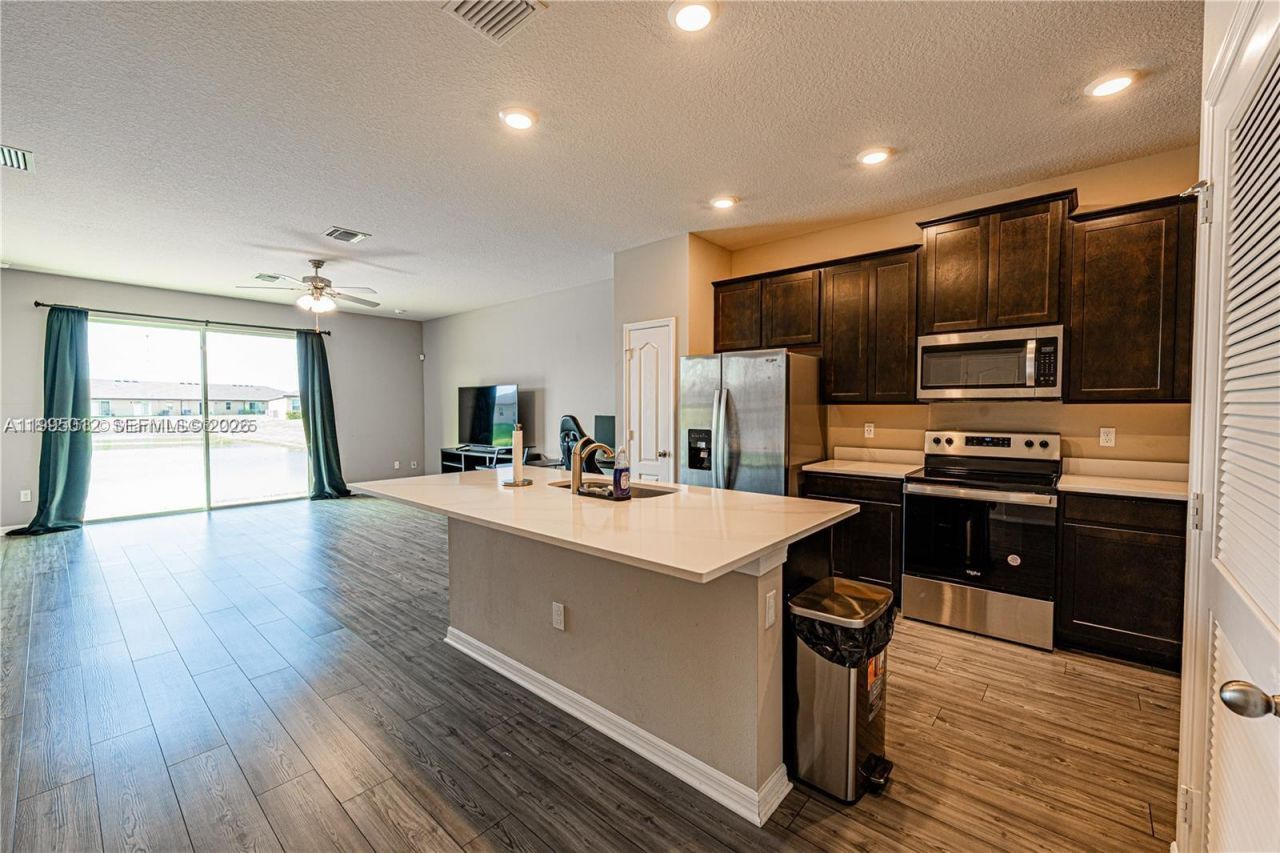 5204 Jovial Ct , Unit 5204, Fort Pierce, FL 34947 Photo