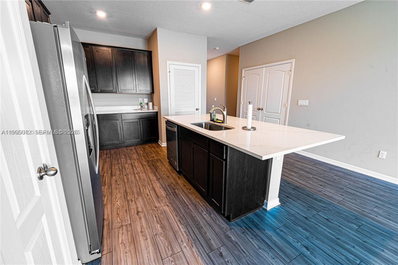 5204 Jovial Ct , Unit 5204, Fort Pierce, FL 34947 Photo