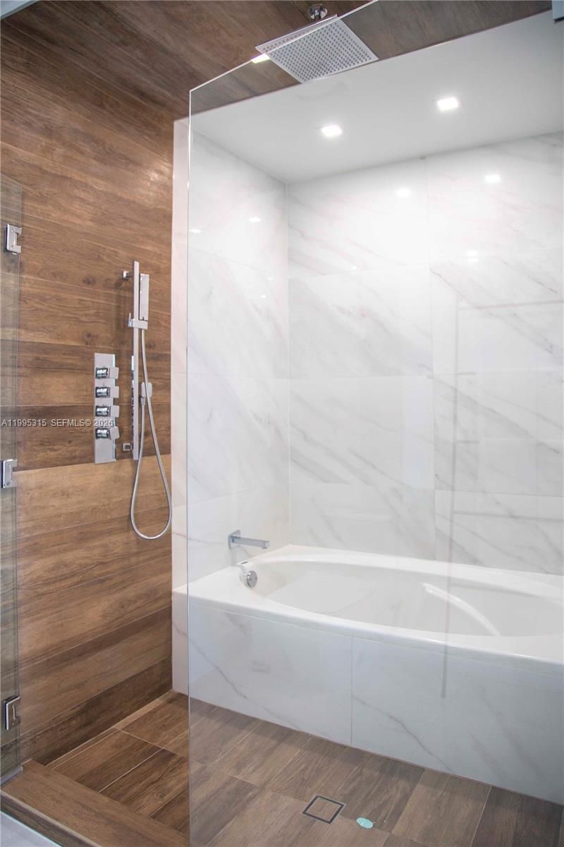 888 Biscayne Blvd , Unit 5207, Miami, FL 33132 Photo