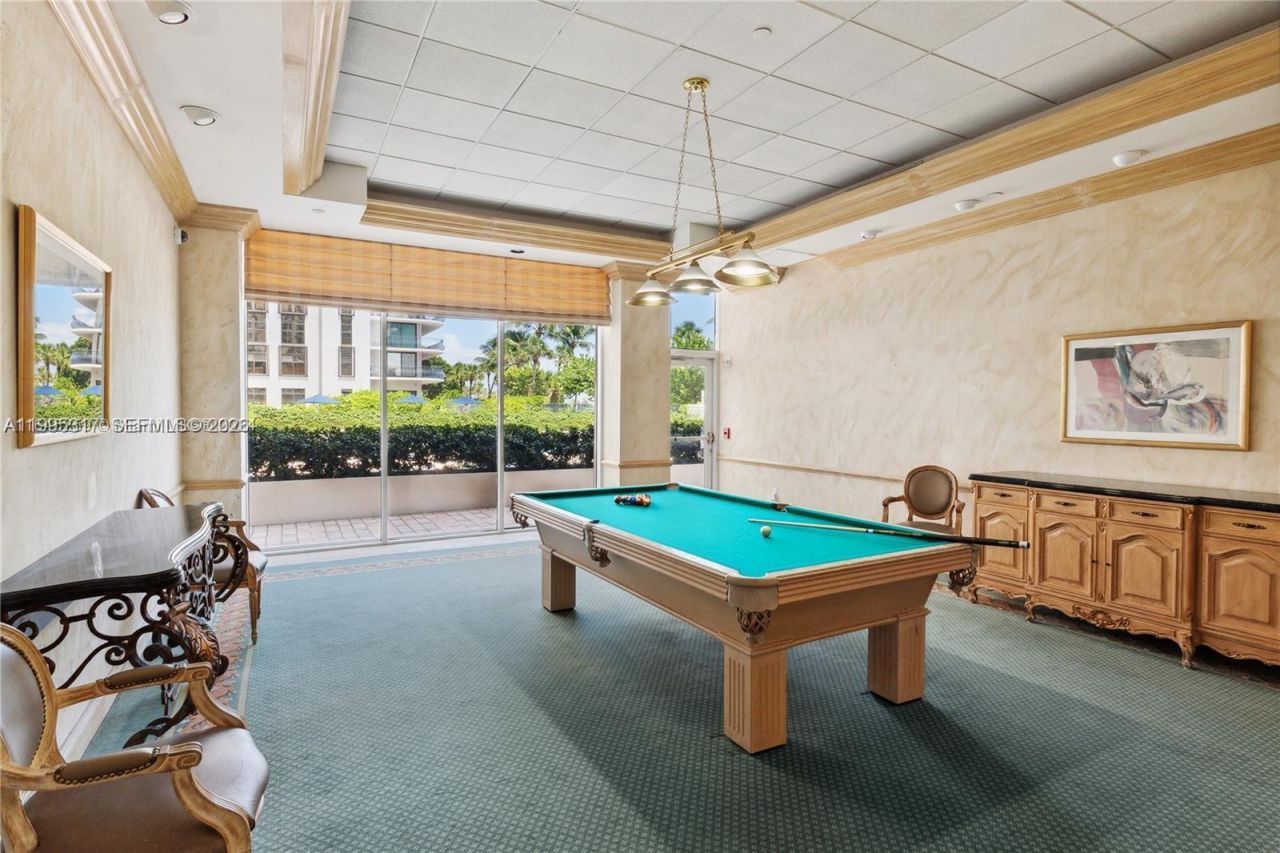 8855 Collins Ave. Oceanfront Direct , Unit 4C, Surfside, FL 33154 Photo