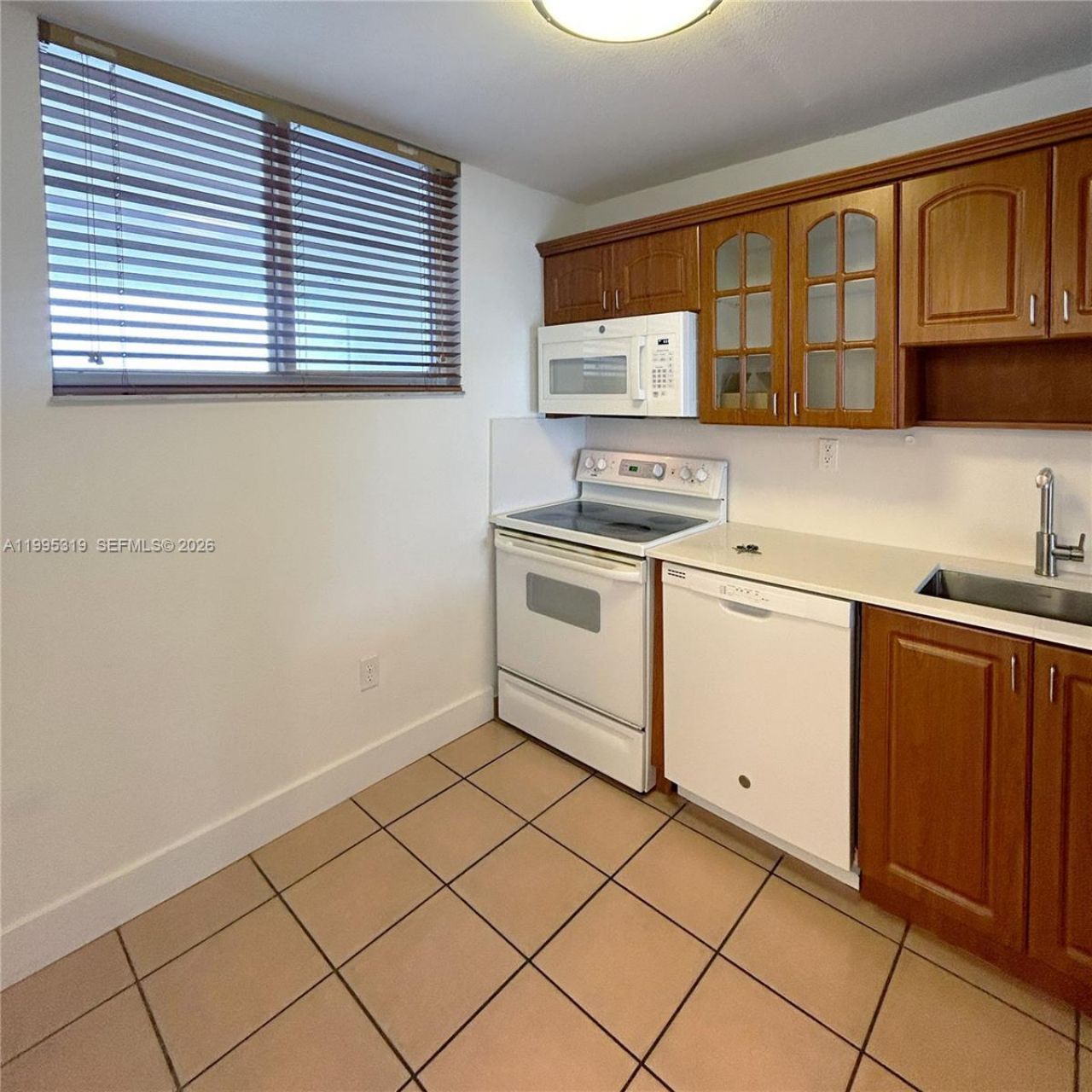 1665 Bay Rd , Unit 322, Miami Beach, FL 33139 Photo