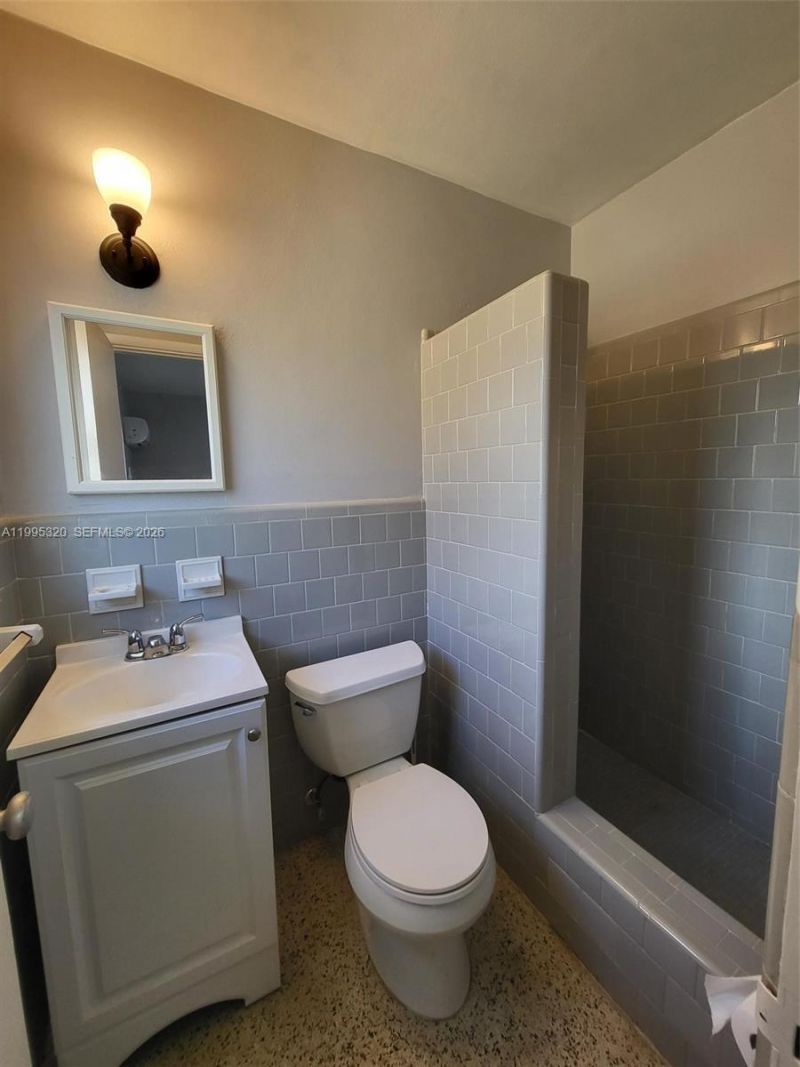 200 SE 3rd St , Unit 2, Dania Beach, FL 33004 Photo