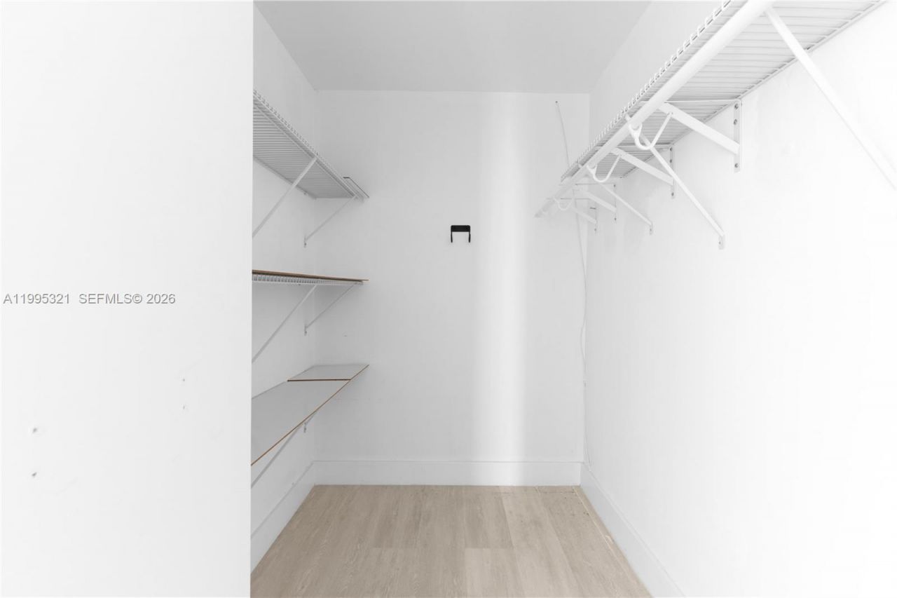 1450 Brickell Bay Dr , Unit 1814, Miami, FL 33131 Photo