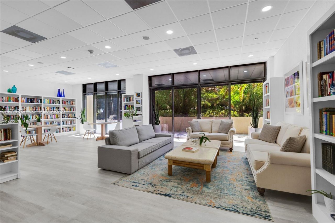 1450 Brickell Bay Dr , Unit 1814, Miami, FL 33131 Photo