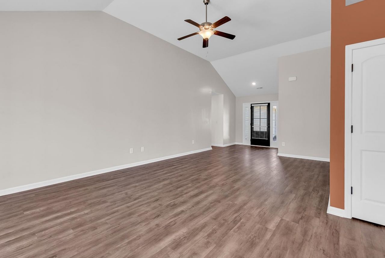 4706 Hamp-ned Rd. Photo 8