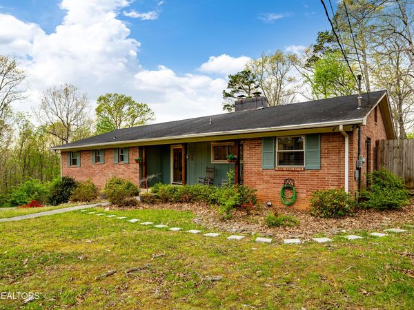907 W 6th Ave, Lenoir City, TN 37771