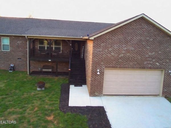 1807 Calderwood Hwy, Maryville, TN 37801