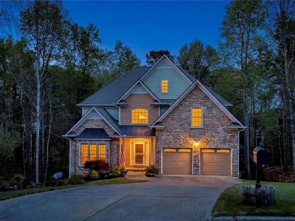 102 Valley Circle, Woodstock, GA 30189