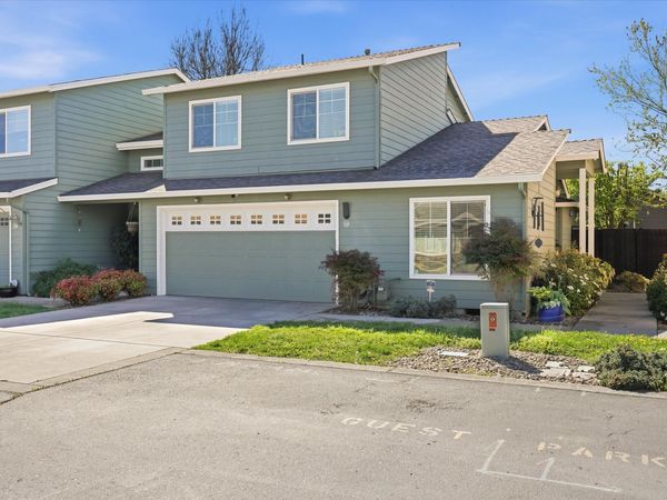 340 Live Oak Loop, Central Point, OR 97502