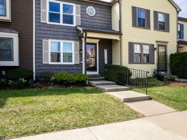 7 Great Horned Owl Ct, Allamuchy, NJ 07840