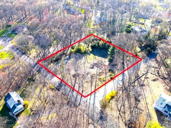 100 Skyline Dr, Watchung, NJ 07069