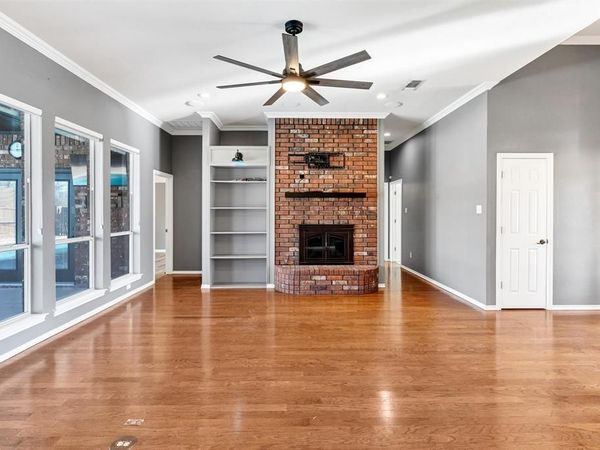 9219 Hanging Moss Drive, Granbury, TX 76049