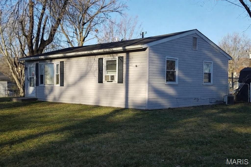 121 E Pershing Street , Troy, MO 63379 Main Photo