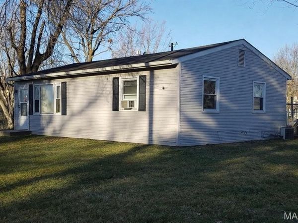 121 E Pershing Street , Troy, MO 63379