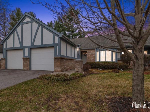 3167 Maple Villa Drive SE, Grand Rapids, MI 49508